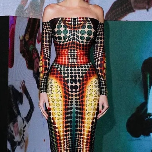 Unique Bodycon Maxi Dress - Size Medium - Picture 4 of 7